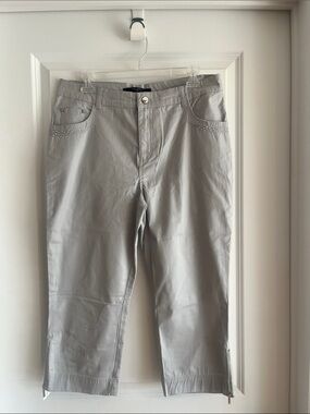 Simon Chang Light Gray Denim Capris